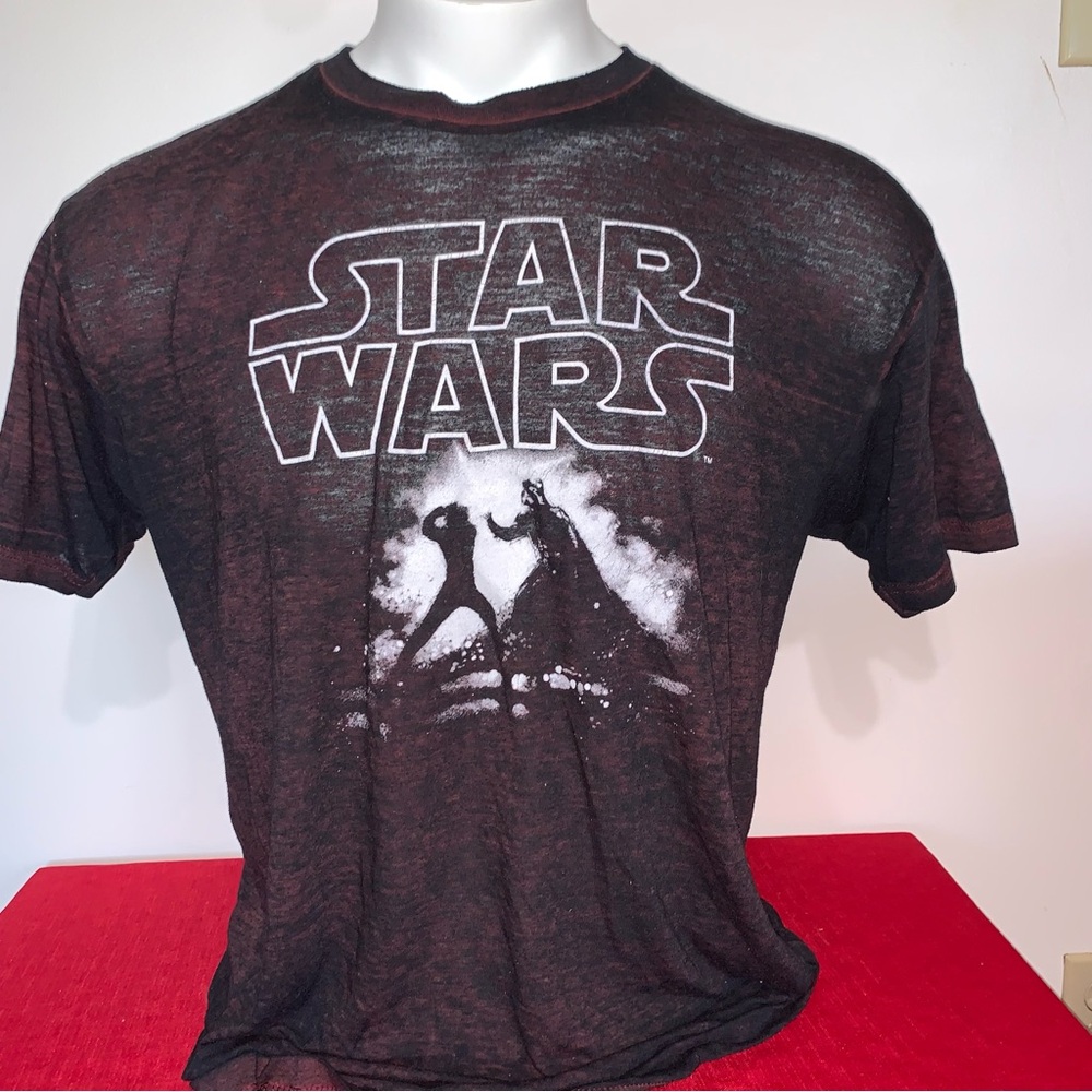 Star Wars Men’s Black and Maroon Heathered Graphic Tee